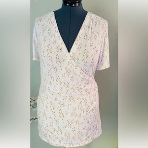 Lane Bryant 14/16 v neck faux wrap shirt floral print, soft material